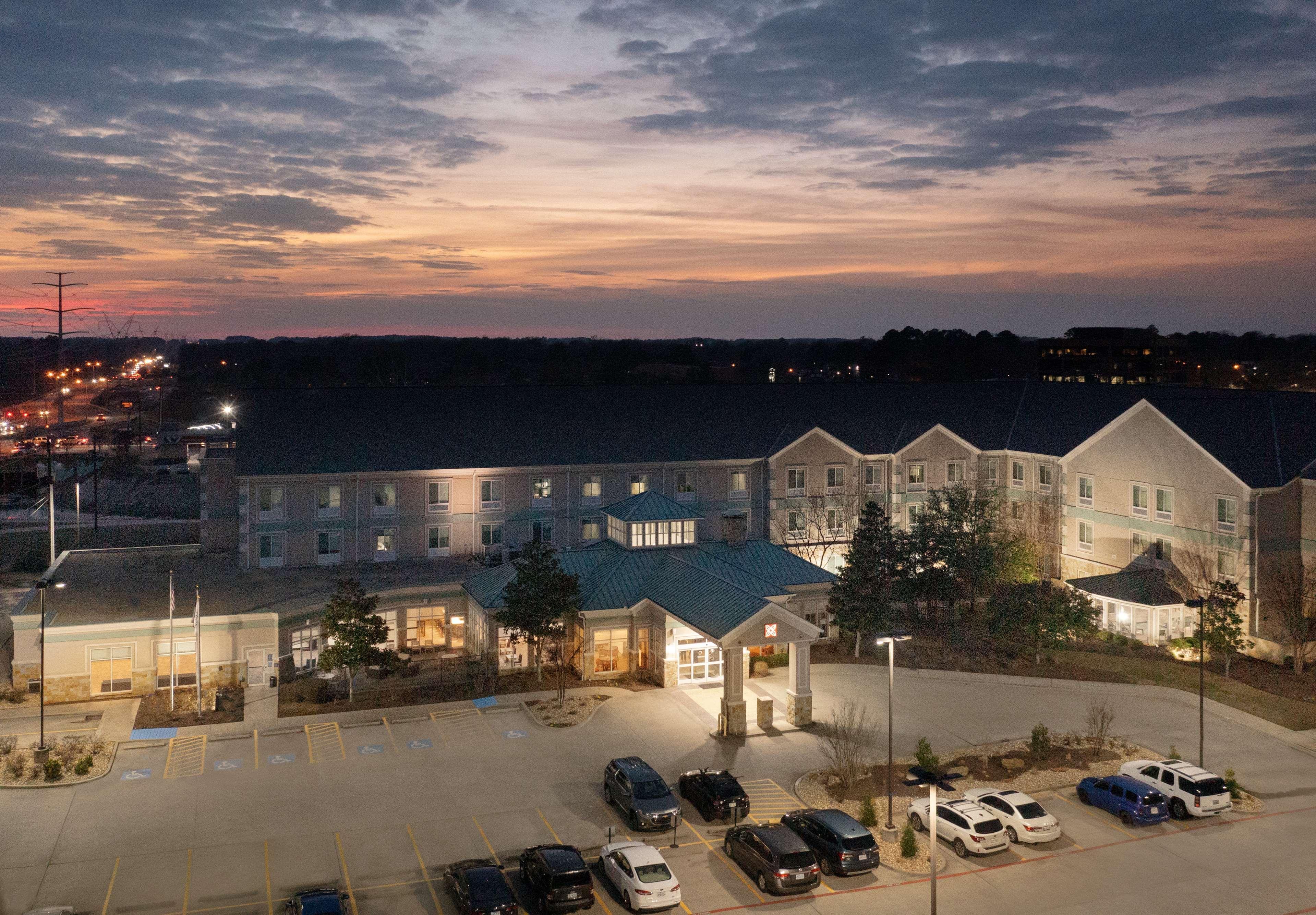 Hilton Garden Inn Tyler Exterior photo